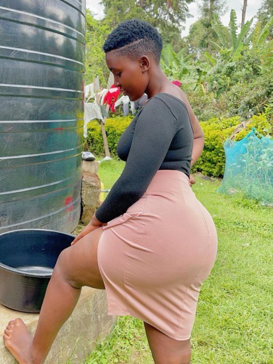 Wats her name 😍 can I also get her number 😢😢😢