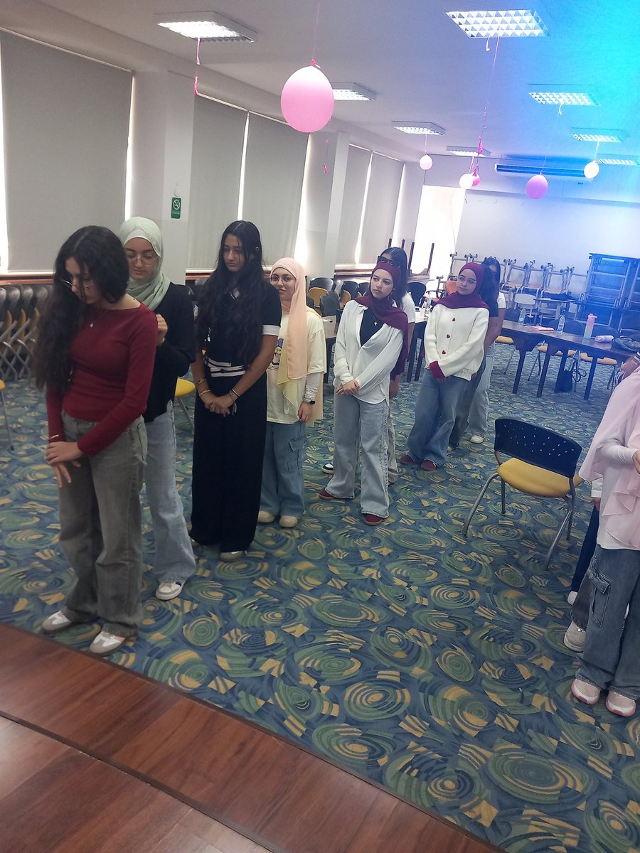 تمارين بناء الفريق ليست مجرد أنشطة ترفيهية، بل هي فرص لتقوية جسور التعاون والثقة بين الأفراد. 
فعندما يعمل الجميع لهدف واحد، تُولد الأفكار، ويزدهر الإبداع، وتُبنى فرق ناجحة بروح واحدة. 
 #العمل_الجماعي #بناء_الفريق
#نادي المناظرات
<a href="/Hhhsinfo/">Houssam Hariri HS</a>
<a href="/dina_jradi/">Dina Jradi</a>
<a href="/ea_rania/">Rania El Abbassi</a>