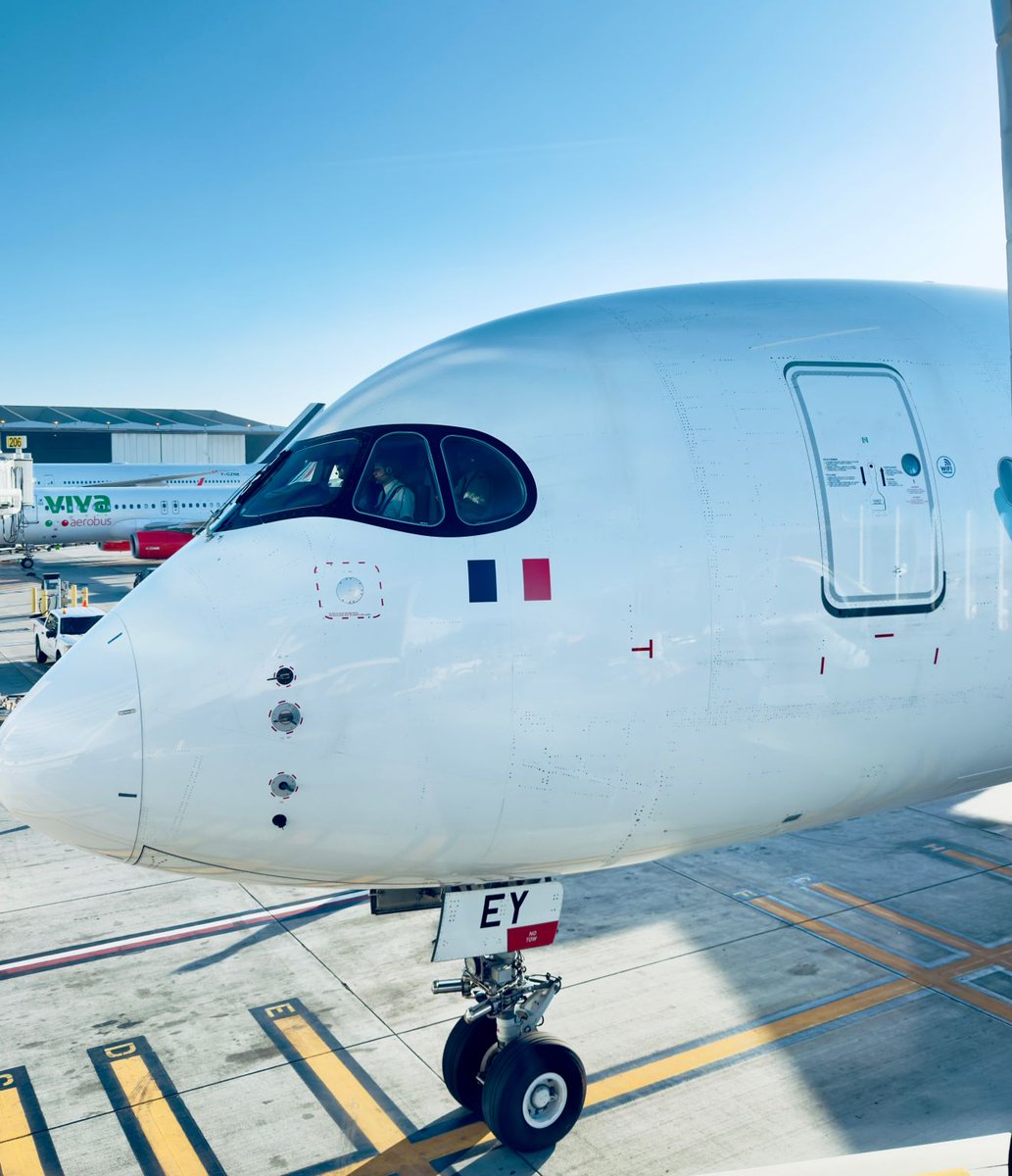Gate7aviation's tweet photo. Dernier vol French bee entre Los Angeles et Orly de la saison.
Ce n'est qu'un au revoir et #Frenchbee sera de retour en mars 2026 dans la cité des anges 🌴🌆 @flyLAXairport https://t.co/Kf1XbUuOpH