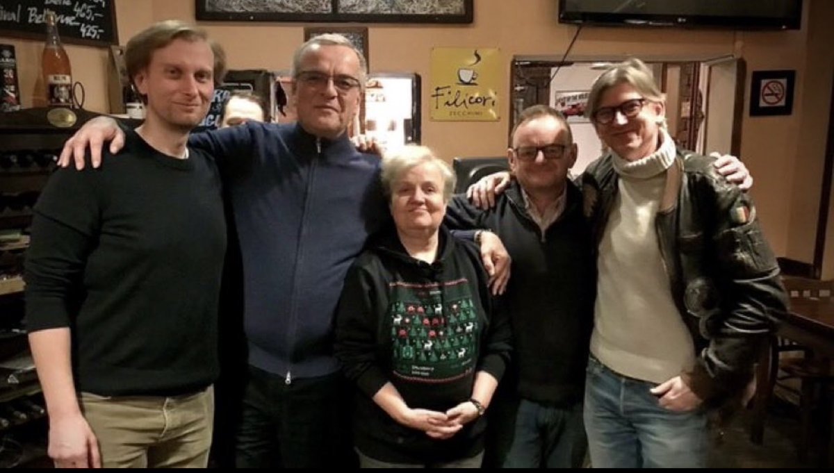 <a href="/Lotzasrando/">Jiri Strach</a> Některé militantně nenávistné bubliny(zejména na sociálních sítích), lhostejno jakého názorového proudu, nedokážou pochopit, že i lidé velmi odlišných názorů a postojů se mohou mít normálně rádi. Je mi jich vlastně líto.