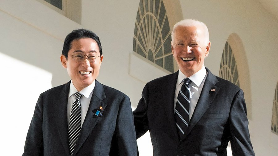 isfjcutebear's tweet image. 🚨🇯🇵Scandal: Kishida, a powerful politician in Japan, runs an infinity immigration scheme to profit from flooding Japan with third world immigrants (forever)

1: Kishida passes pro-immigration laws+subsidies

2: His bro runs a company importing foreign workers

3: They get sent…