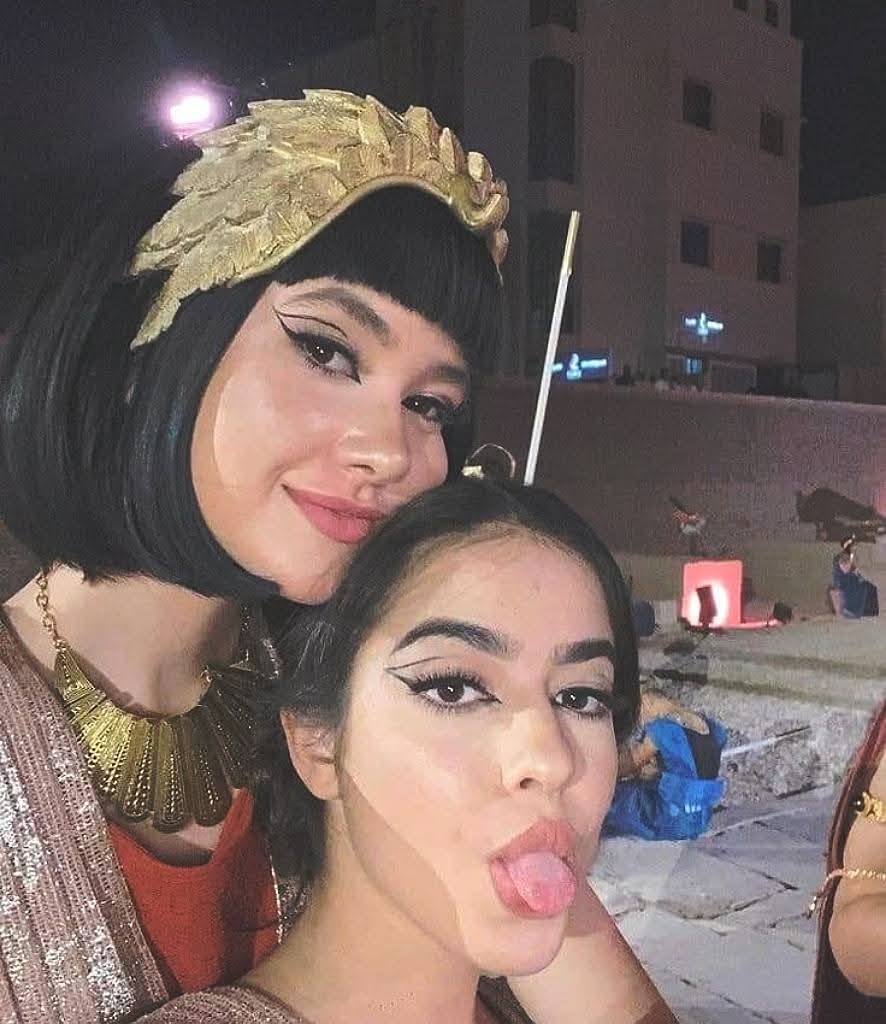 ArchiveofEgypt's tweet photo. Commemorative photos of Egyptian students during the 2021 Avenue of the Sphinxes (Path of the Rams) inauguration event. https://t.co/93xoHz6yso