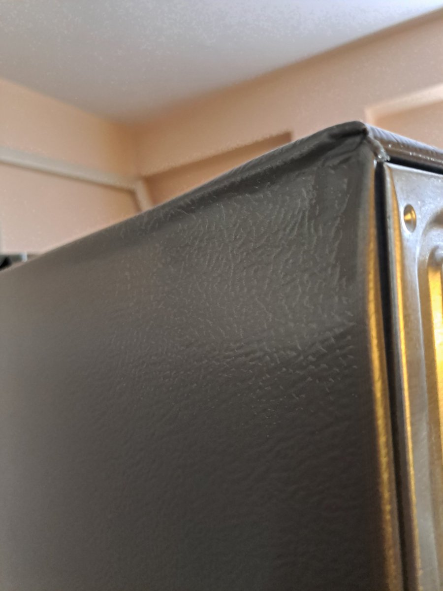 CindiaCitizen's tweet photo. @SamsungIndia @Samsung Its been a month but still Samsung has neither replaced nor issued a refund for the damaged refrigerator that they delivered directly from the company warehouse. This co is duping people of their hard earned money. https://t.co/SbYltGdeVV