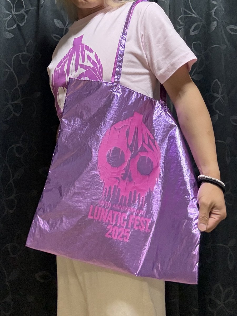 これからルナフェスグッズを買われる人、
トートバックの大きさを参考に😃