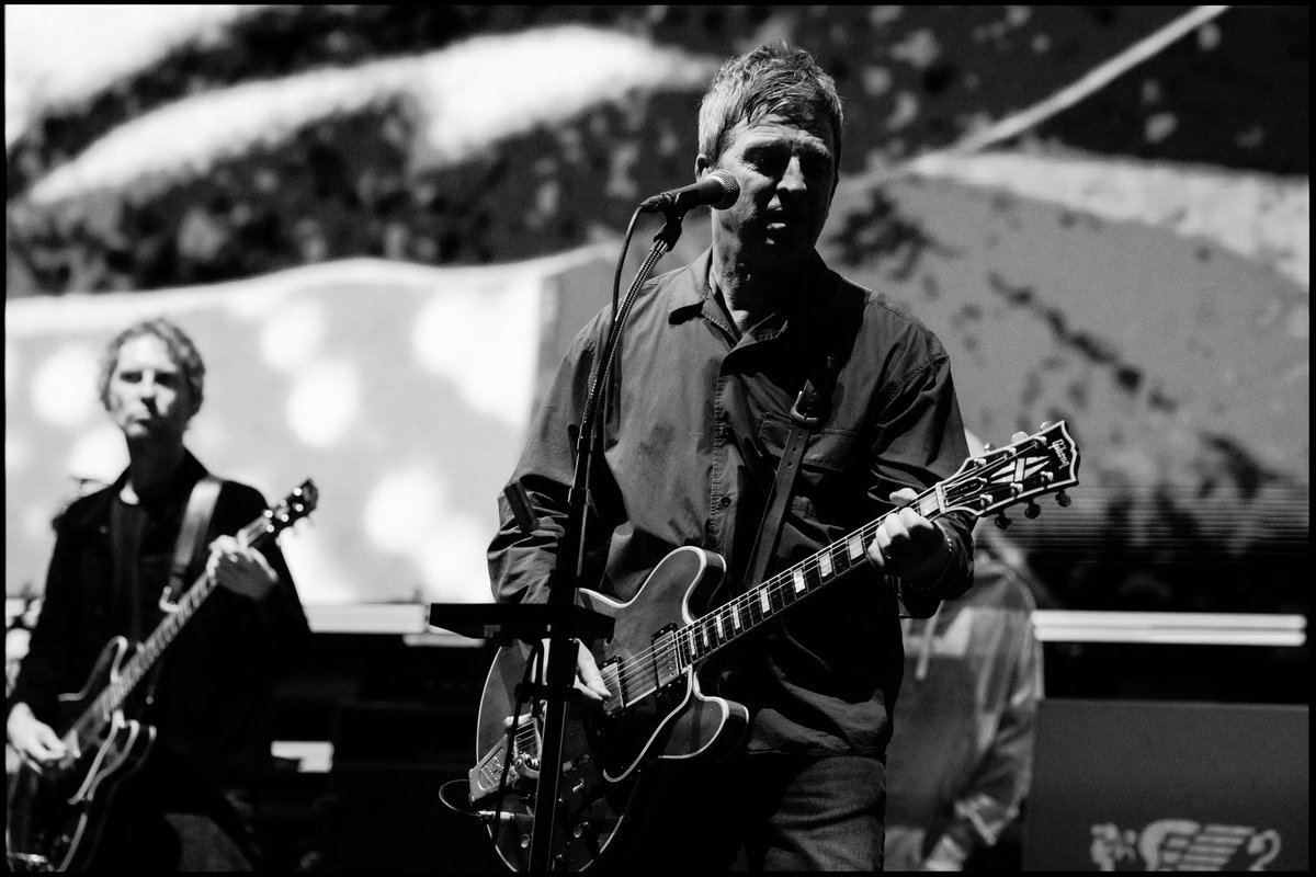Noel Gallagher tweet media