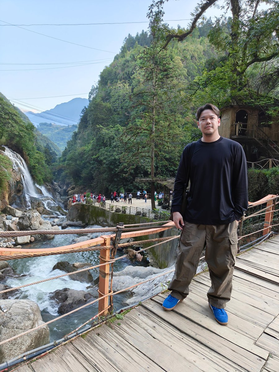 Julius_Jo's tweet photo. Catcat village, Sapa Vietnam is so beautiful. #sapa #vietnam https://t.co/Zd95hpvn0k