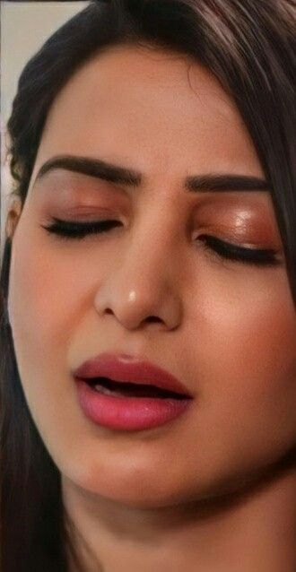 Sammu Mom: Abba Matalu Api Thondaraga Mi Modda Thosi Dengandi...!
Guddha Antha Dhuradhaga Undhi Ani
Andhi...!
Nanna: De