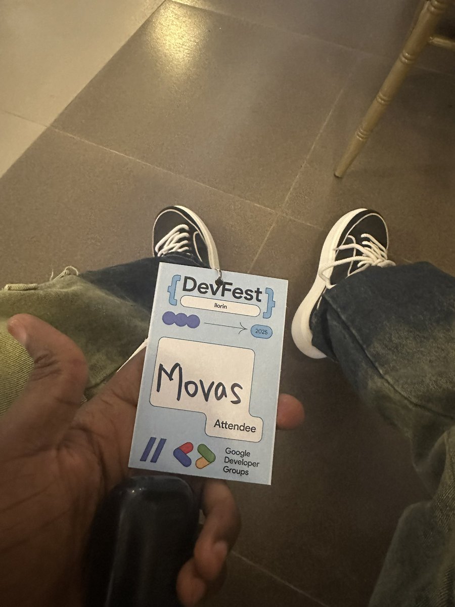 The_Movas's tweet image. How I show up to @gdgIlorin Day 3 🙂↔️🤓