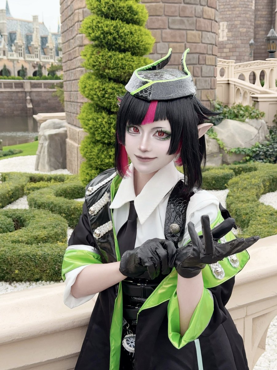 𝔏𝔦𝔩𝔦𝔞 𝔙𝔞𝔫𝔯𝔬𝔲𝔤𝔢🦇

#Dハロ仮装2025 #Dハロツイステ