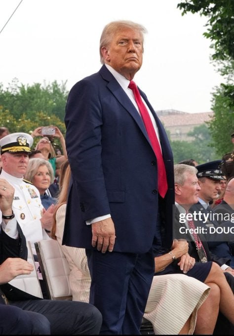 Drop a❤️🇺🇸 if this is your President!