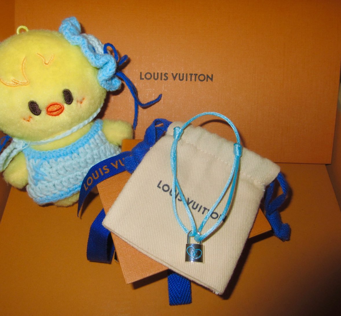 npochapuriketu's tweet image. #MAKEAPROMISE #LouisVuitton
#FELIXxLVSilverLockit
#FELIXxLVxUNICEF

🩵🩵🩵