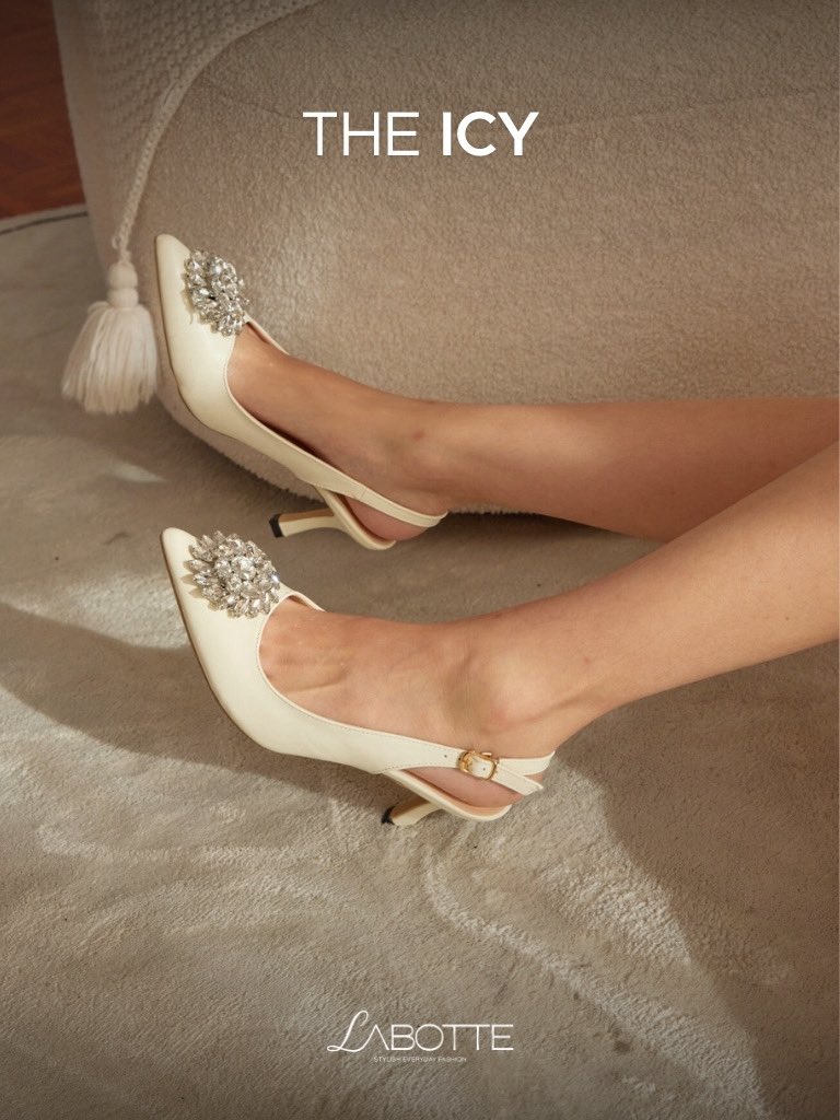 engeangg's tweet photo. ส่งต่อรองเท้า Labotte.bkk รุ่น The Icy
Size 38 สีขาวคับบ ราคา 790 บาท รวมส่ง
ใส่ไป 2 ครั้งค่ะ ยังมีกล่องครบ ขอดูเพิ่มเติม dm มาได้เลยค่ะ พร้อมส่ง

#รองเท้ารับปริญญา #labottebkk #ส่งต่อรองเท้า https://t.co/33dqEFVUZO