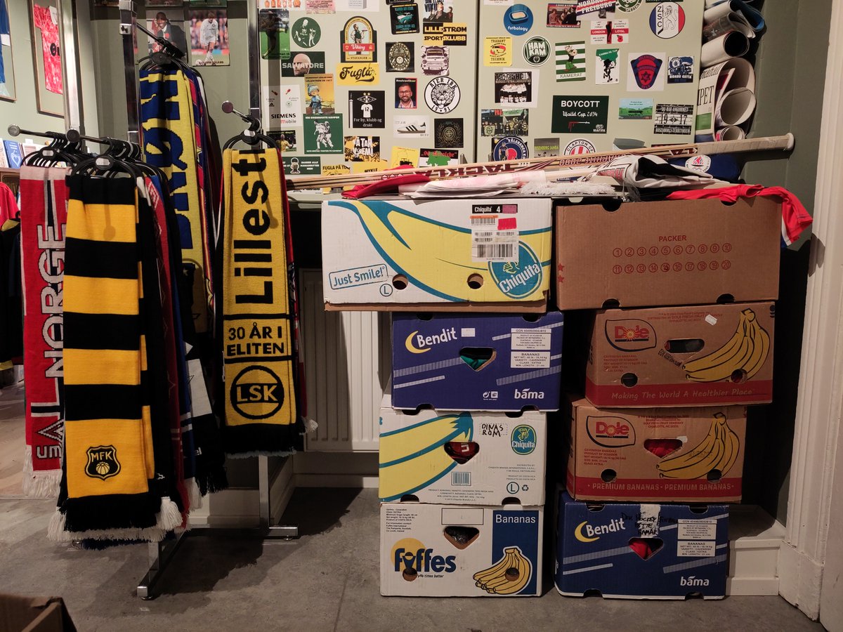 ForzaSecondHand's tweet image. 8 bananesker med nye varer. Og litt til. Kommer snart i en nettbutikk og butikk nær deg (om du bor nær Strandgata 53 i Hamar).