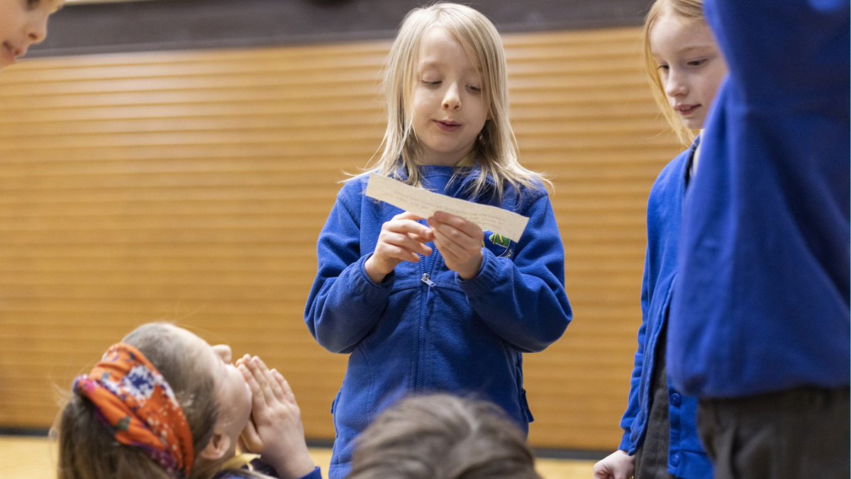 Cap-a-Pie tweet media