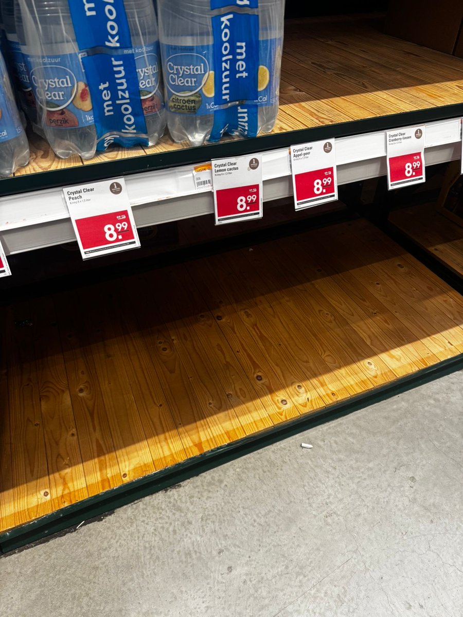 floriswouter's tweet image. Ondertussen bij de groothandel. #geenwater #vitens #utrecht