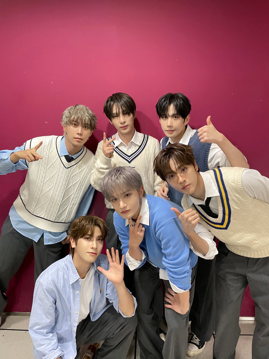 BAE173_official's tweet image. [📸]

마지막 방송까지 응원해 주셔서 감사합니다
이번 활동도 ELSE 덕분에 행복했어요💙

#BAE173 #비에이이173
#TurnedUp
#NEWCHAPTER_DESEAR