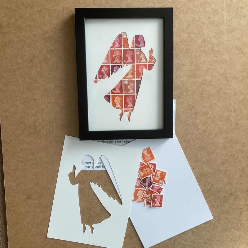 NewmanDian1426's tweet image. Christmas craft kits with frame option. Lots of coloured stamps. All the money goes to Evesham Greyhound and lurcher Rescue ❤️🐶 
loonylurchereglr.etsy.com 
#UKGiftAm #craftkit #EtsyHandmade 
#CraftBizParty #Christmas #stamps #etsygifts #gift @AdoptionsUk @Wilf125
@CraftBizParty