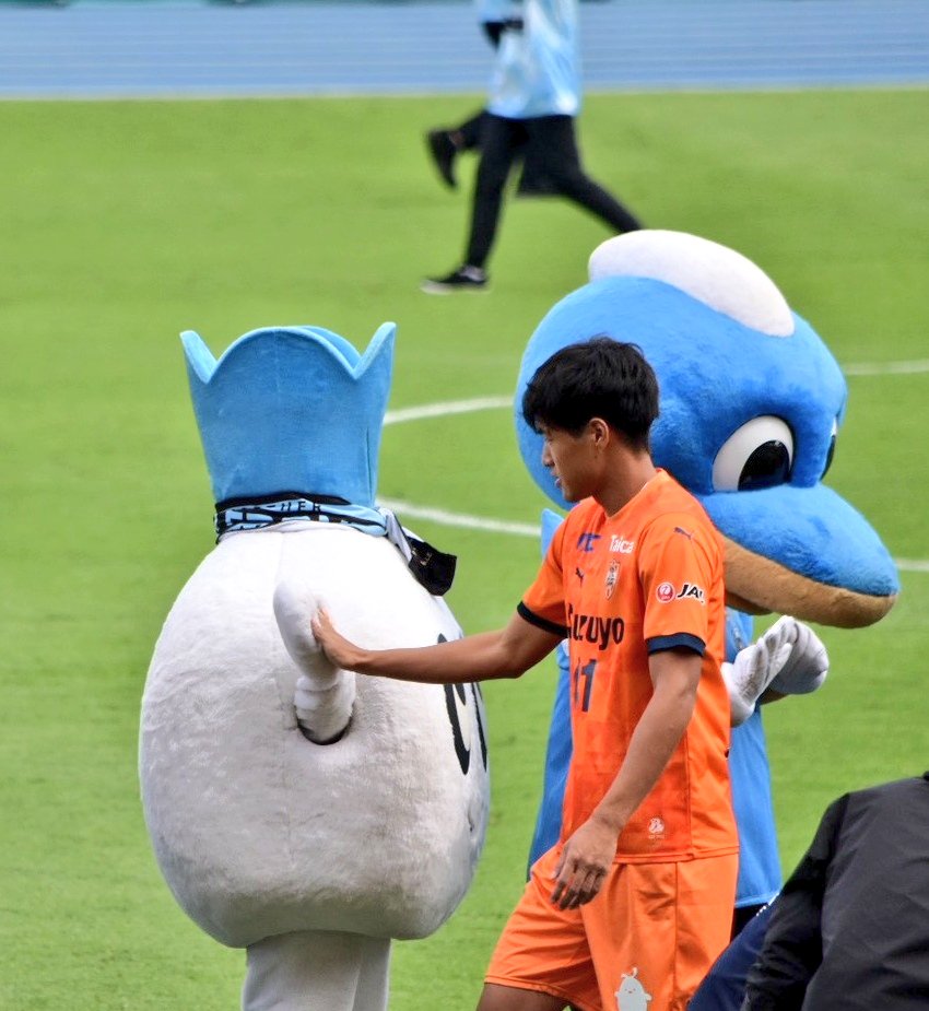 siiy256815's tweet image. 昨日夜大阪から帰宅して
今日は朝から頼まれた用事でバタバタ🤦‍♀️

エスパ情報を追いきれていない😭

来週は絶対に三保活するんじゃああ😭

カブレラと羽田🥹🫶🧡

明日も忙しいので今日は早く寝ます😪
  
 #清水エスパルス
 #羽田健人