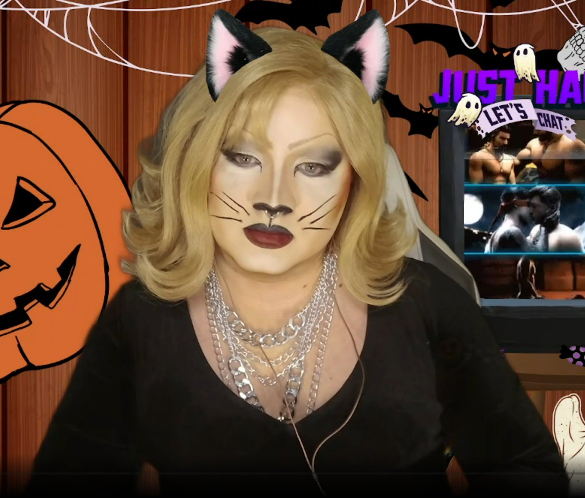I love a lazy classic costume. I forgot to take an actual photo so here's a screenshot from stream
