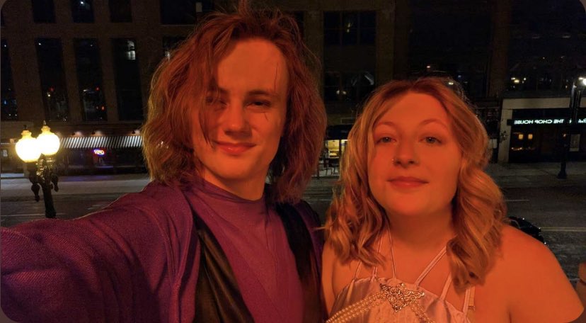 ageoflowerpower's tweet image. a little late but happy halloween from padme and anakin