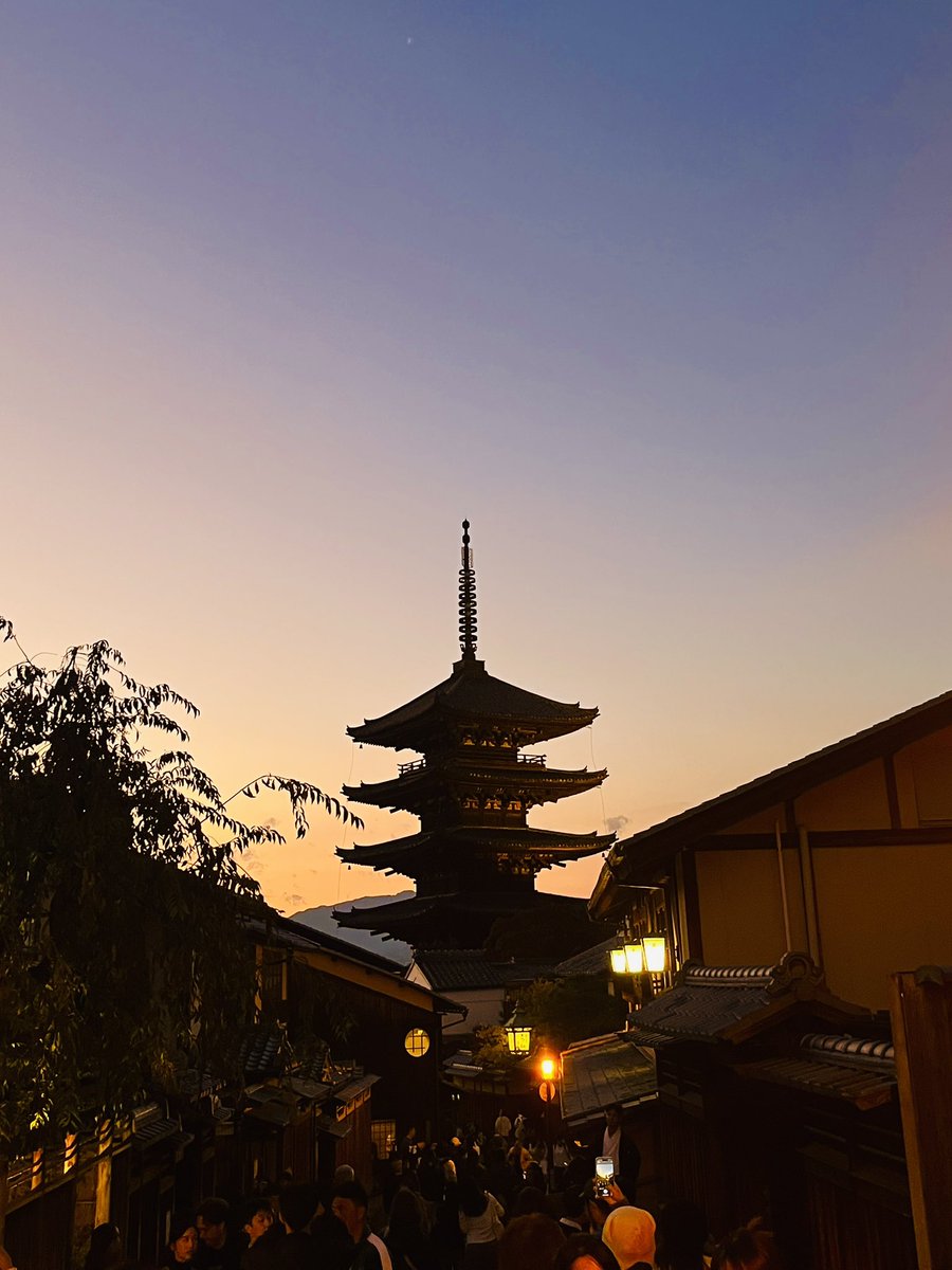 京都よかった😆🎶
すごい人で何処もごった返してるけど、日本語はまず聞くことがなく、外国みたい
#京都 #八坂の塔 #出張のついで #写真好きな人と繋がりたい