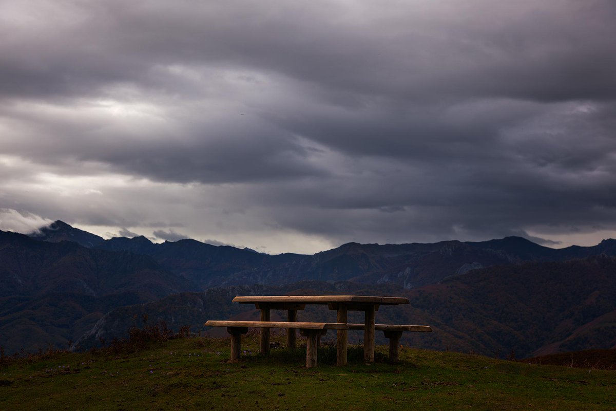 📸 ¡Últimos días para apuntarte al taller “Más allá del clic” en el Parque Natural de Redes (Asturias)! 🌄
👉 Del 14 al 16 de noviembre en La Aldea Perdida (Prieres)
Aprende paisaje, luz, revelado y foto nocturna 🔥
📩 Info: fernandofotografo@gmail.com