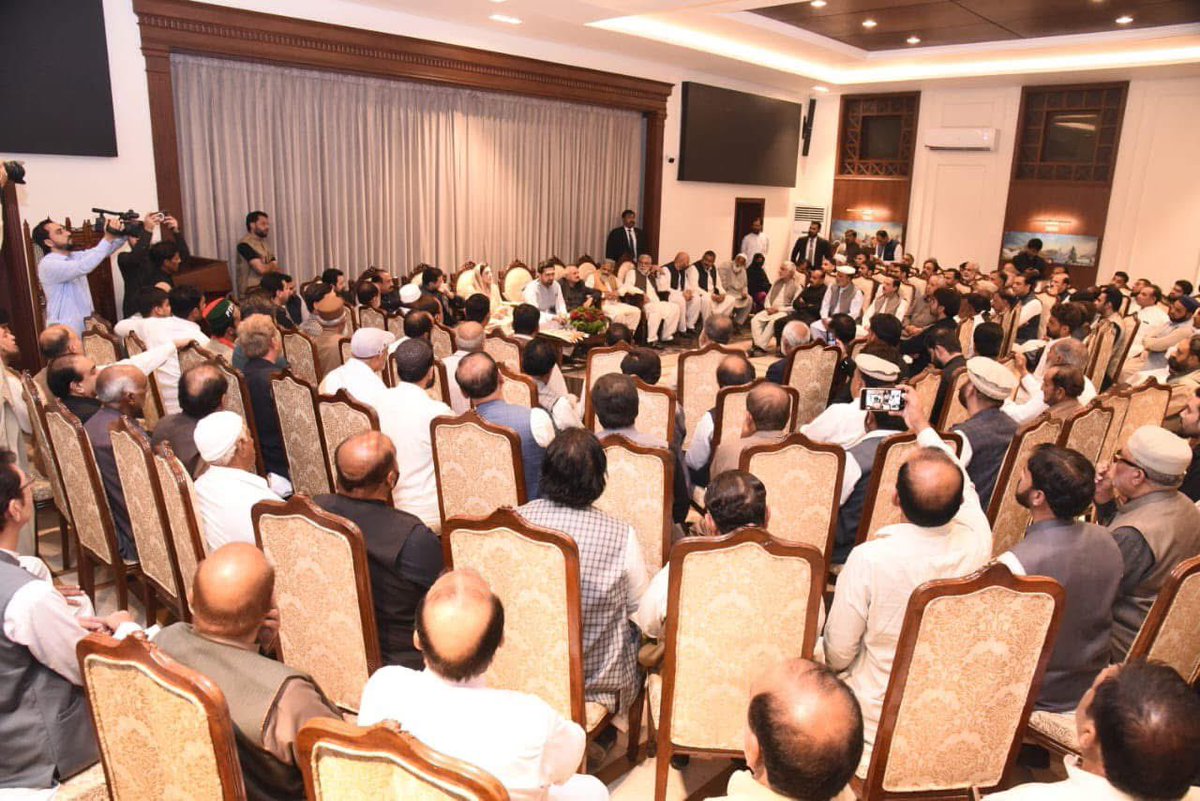 EmanTahirSadik's tweet image. اٹک خان کی رہائی کیلۓ پُرعزم ہے۔ ہم نے ہمیشہ عمران خان کی جدوجہد میں ہراول دستے کا کردار ادا کیا۔