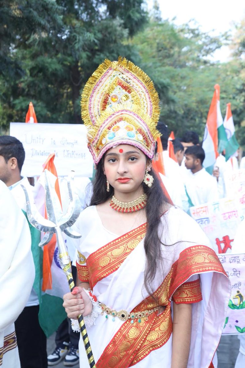 DiprKathua's tweet image. Cultural performances by students at GDC Women &amp;amp; Boys Kathua showcased India’s diverse yet united heritage, echoing the message of ‘Ek Bharat, Shreshtha Bharat’. 🎭🇮🇳 #UnityDay2025 #Kathua
@diprjk @ddnews_jammu @radionews_jammu @CBCJammuKashmir @mrvimudegra @airkathua