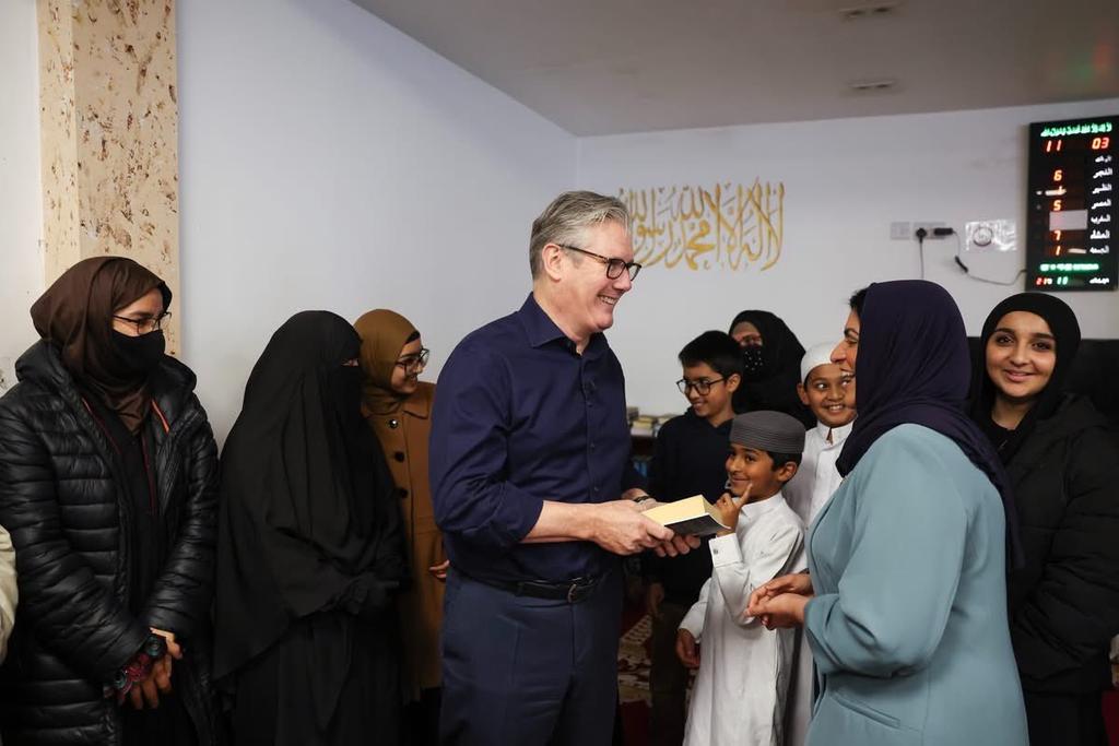 GrumpyOldLab's tweet image. Is there any rational indigenous British person who believes that this cretin is on our side???