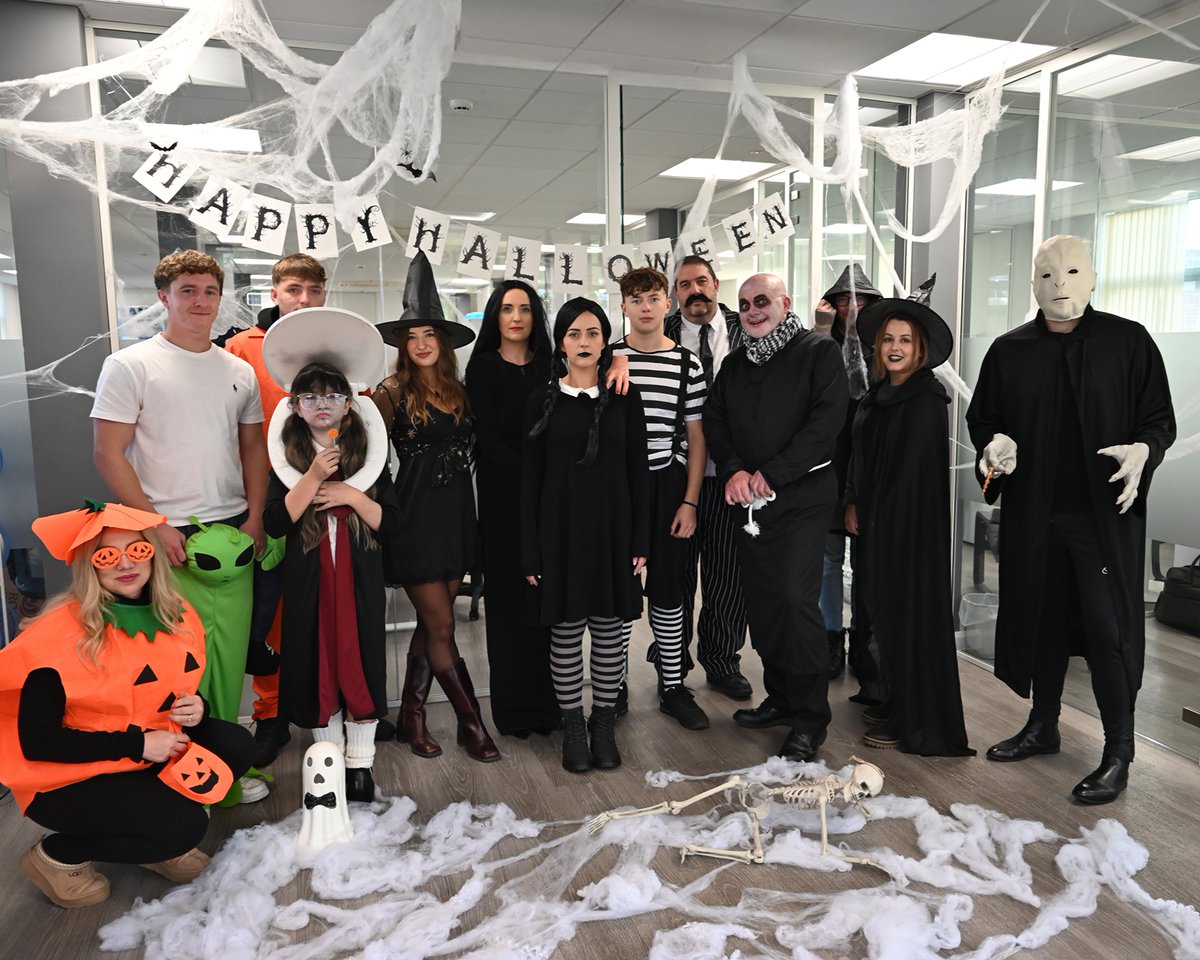 PDTsolutions's tweet image. 🎃👻 Halloween at PDT! 👻🎃

The team went all out for spooky season cobwebs, costumes and plenty of Halloween spirit filled the office today! 🕷️🦇

Stay tuned individual looks are coming soon 👀🖤

#HalloweenAtPDT #PertempsGloucester #TeamPDT #OfficeHalloween #SpookySeason…