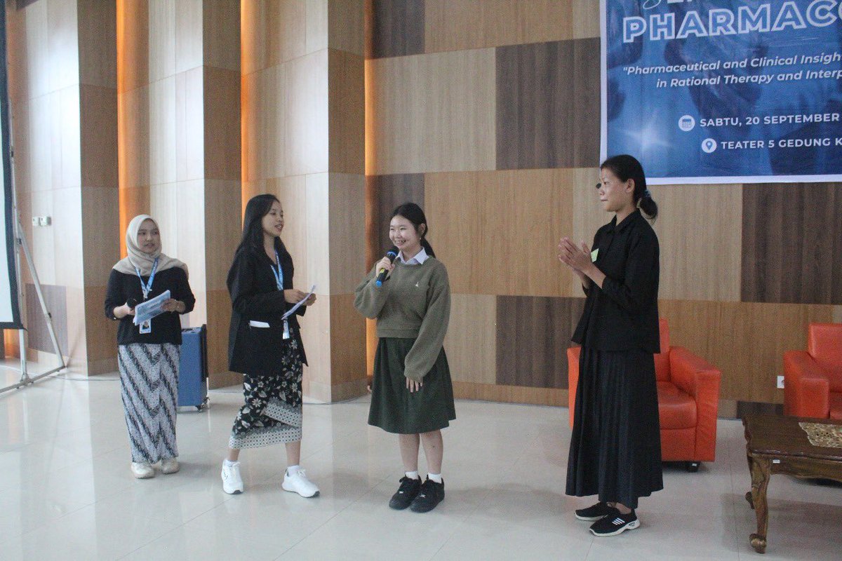 hmfuntan's tweet photo. Seminar PHARMACOPE 2025
Sabtu, 20 September 2025

#DepartemenKEDIPRO
#KabinetAksara
#BersatuBerkaryaBermakna
#HMFFKUNTAN https://t.co/bpe4cNNIlI