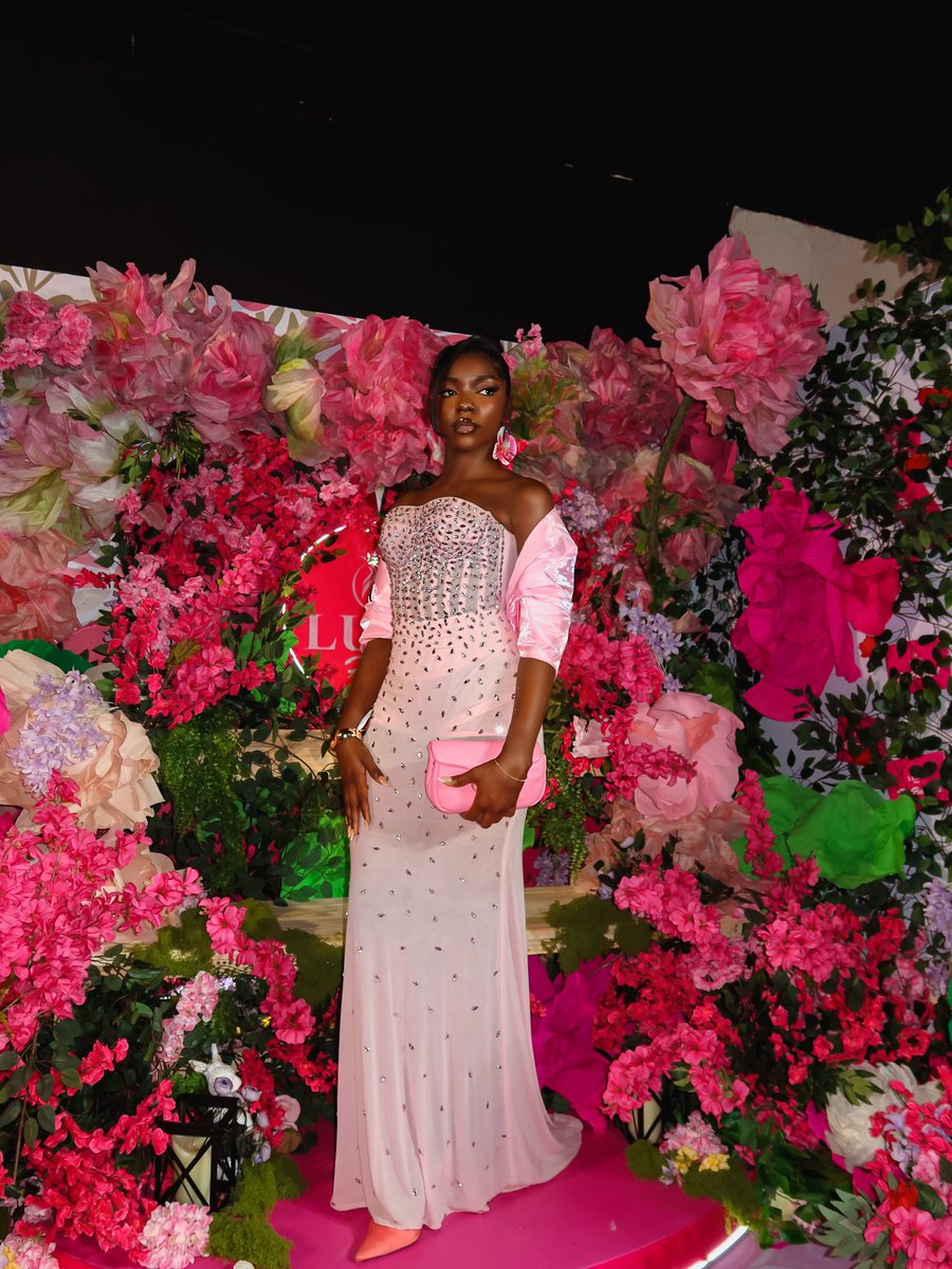 ZitaOloruntola's tweet photo. Serving Essential Black Barbie Glamour at Lagos Fashion Week Day 3 with @lushhairnigeria 💕
. 
. 
#lfw2025 #ZitaOloruntola https://t.co/O4N7spPKGr