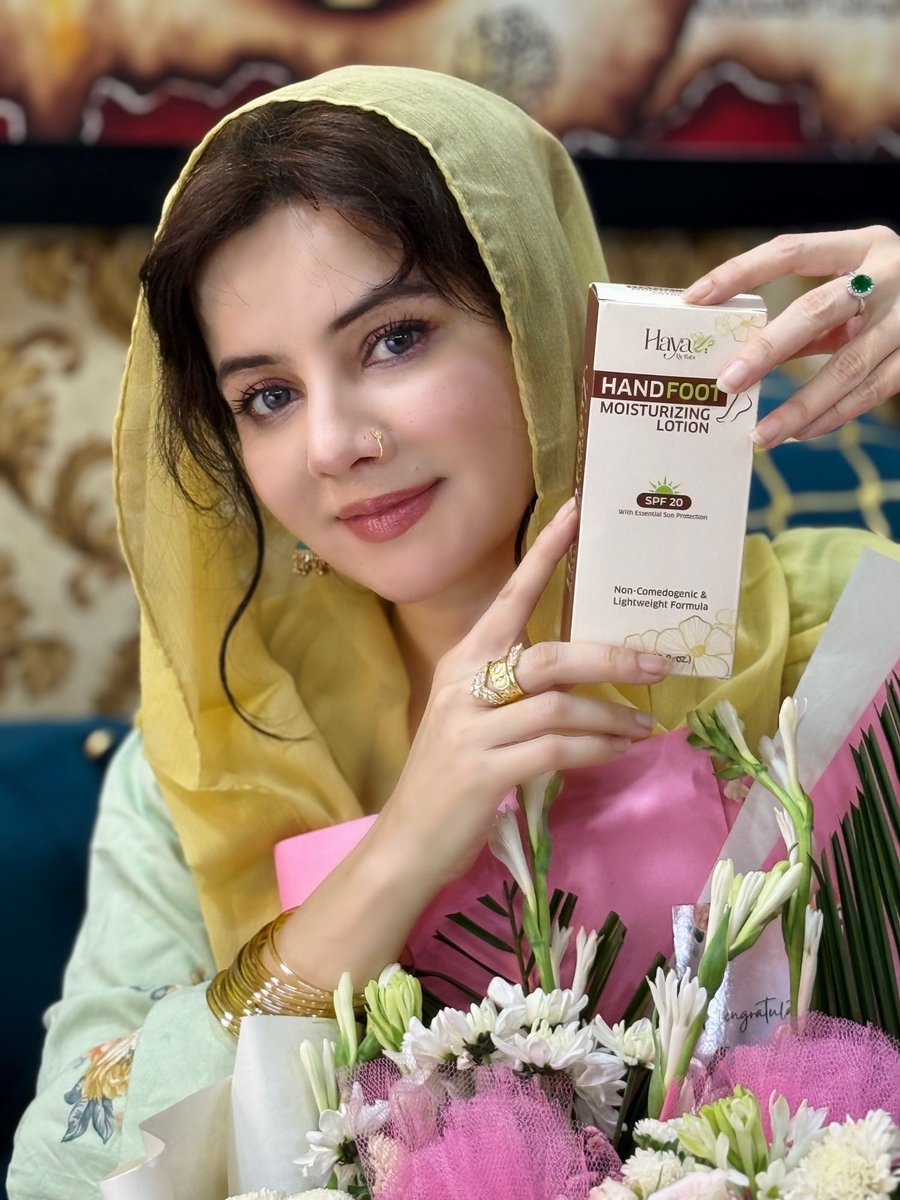 Rabipirzada's tweet photo. "کیا آپ جانتے ہیں ہاتھ اور پاؤں کے لیے کریم کیوں ضروری ہے؟
Benefits:
✅ Removes dryness and roughness
✅ Makes the skin soft and smooth
✅ Prevents cracks and hardness
✅ Gives hands and feet natural softness and beauty
#Rabipirzada #Hayabyrabi #Skincare #Handandfootcream https://t.co/JS7GOfeQwN