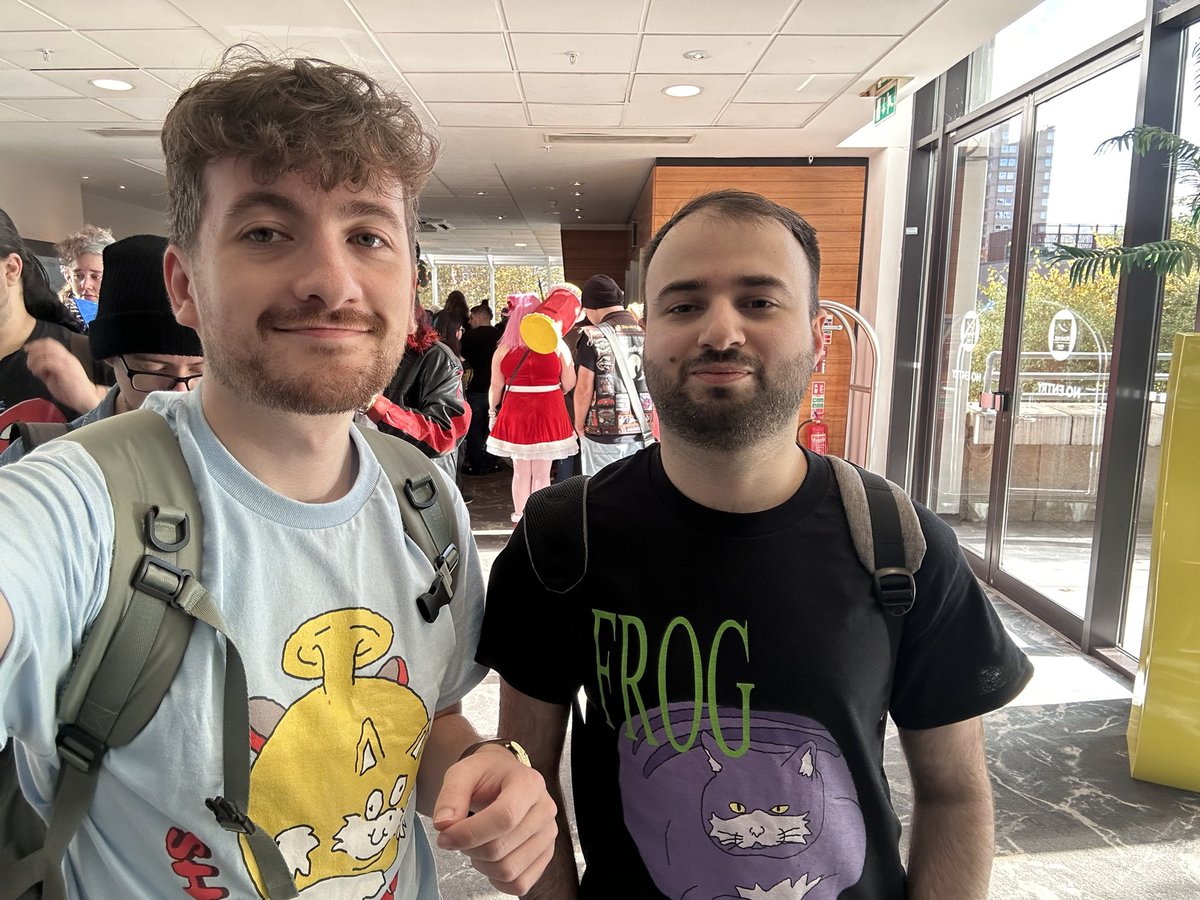FreggieYT's tweet photo. WE ARE AT SONIC CON https://t.co/BjQAkccwE2