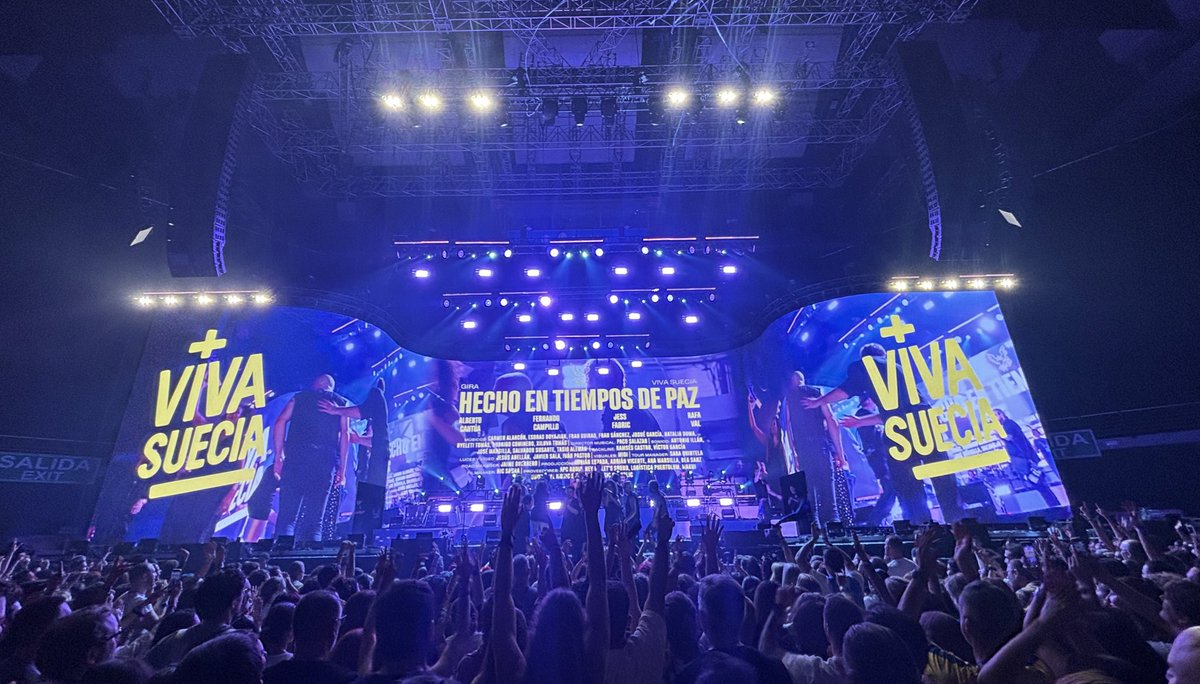 Anoche los suecos confirmaron su consagración como una de las mejores bandas de nuestro país. Un escenario al alcance de las grandes giras mundiales. 12 músicos en el escenario, unos visuales y unas luces espectaculares, y un sonidazo que nunca defrauda 💛💙 <a href="/VivaSuecia/">Viva Suecia</a>
