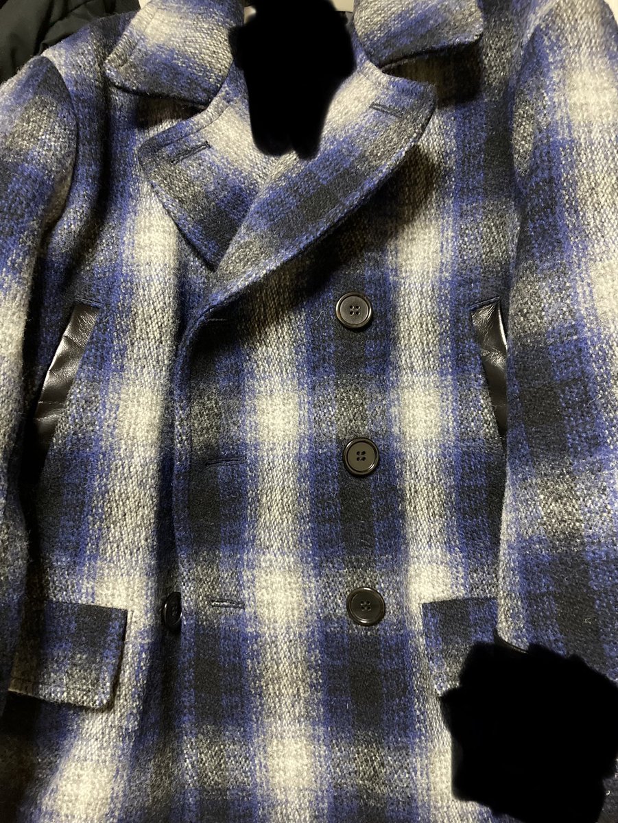 届きました
コート期待してなかったけど実物めちゃ良くて気に入ったから家で何回も着てる😍
カラーは現物はもっと暗めで最高す