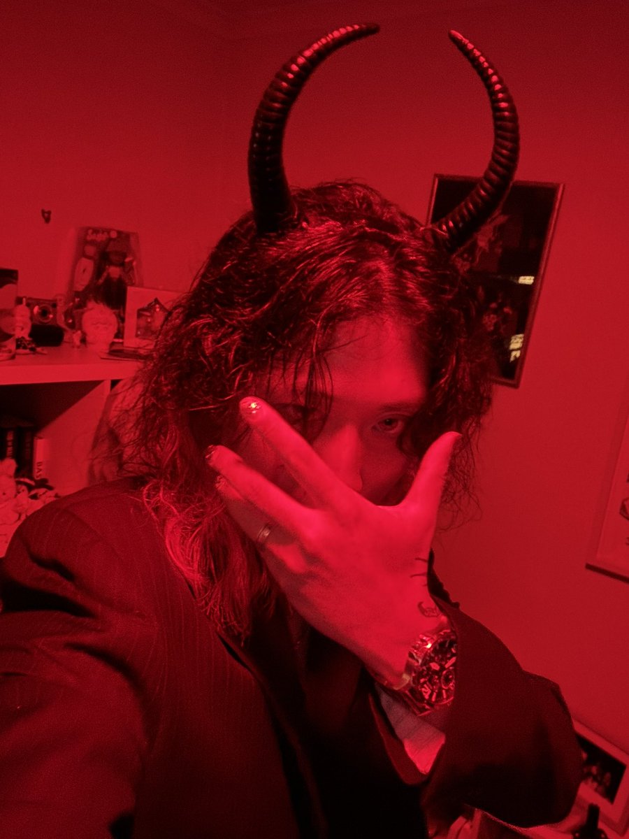happy (belated) halloween

yours truely, vietnamese satan