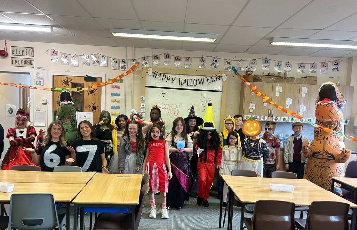 Primary 5 had so much fun taking part in lots of Halloween Activities.🎃👻 Their costumes were amazing!🤩