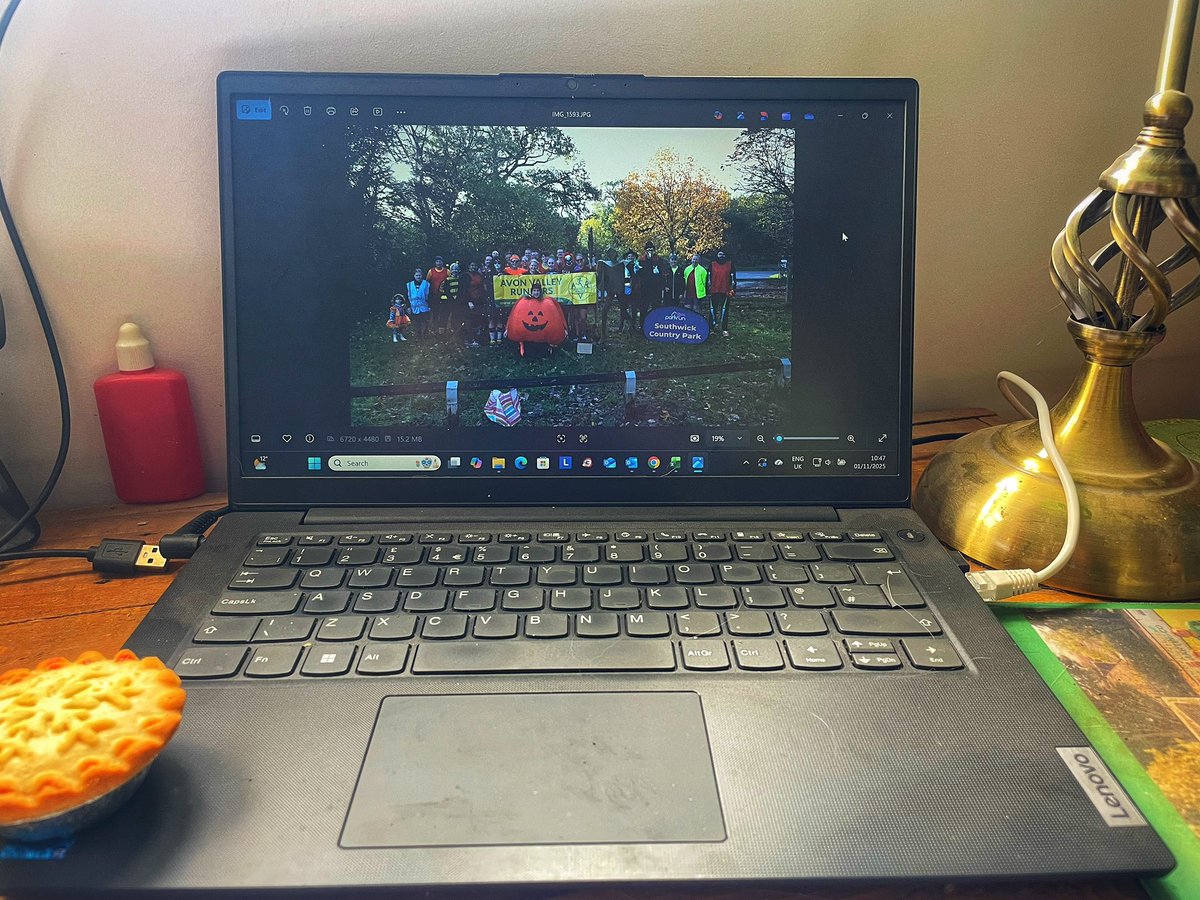 What a great morning at <a href="/Swickparkrun/">Southwick parkrun</a> for their Halloween parkrun with <a href="/AvonValleyRun/">Avon Valley Runners</a> pacers 

Now to edit 900+ photos and s video