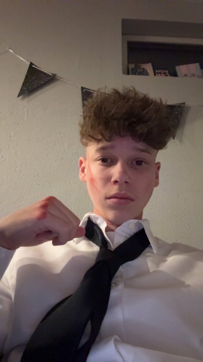 cryptoleon_xyz's tweet image. Rate my costume 1-10?