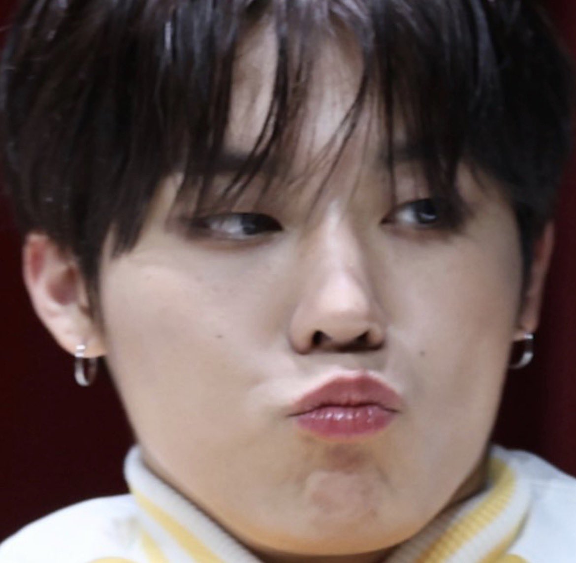 qtyjh's tweet photo. 1 rt = 1 🤏🏻

#TREASURE #2025MAMAVOTE https://t.co/RyU01eKITY