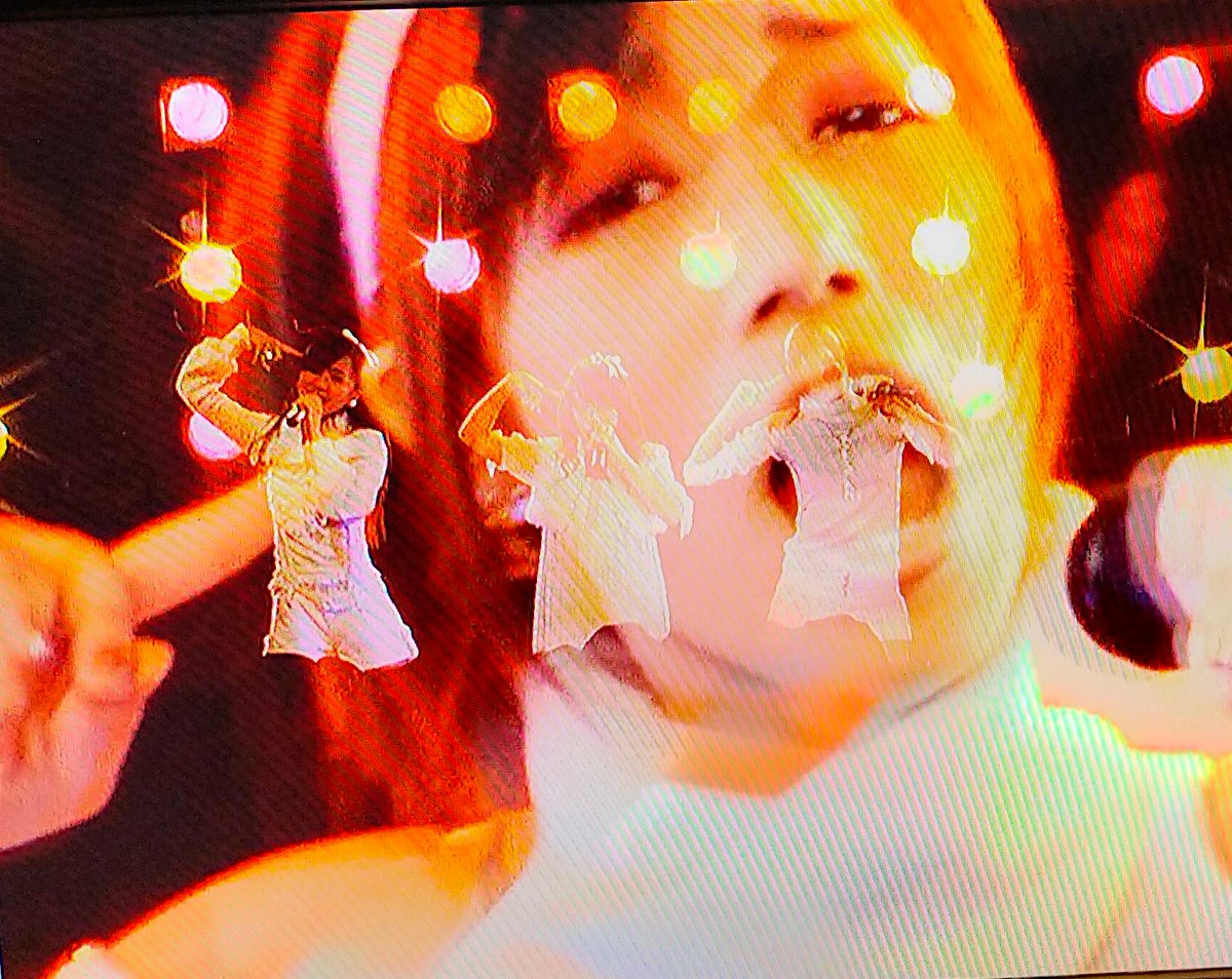 Perfumeブレイク前に発売された最初のDVD「Fan Servis bitter」………「おいしいレシピ」からの「コンピューターシティ」に切り替わる奇跡の瞬間！わかる人にはわかる神が降臨した瞬間です！原宿の小さなホールでこの奇跡を観れた人が羨ましい！