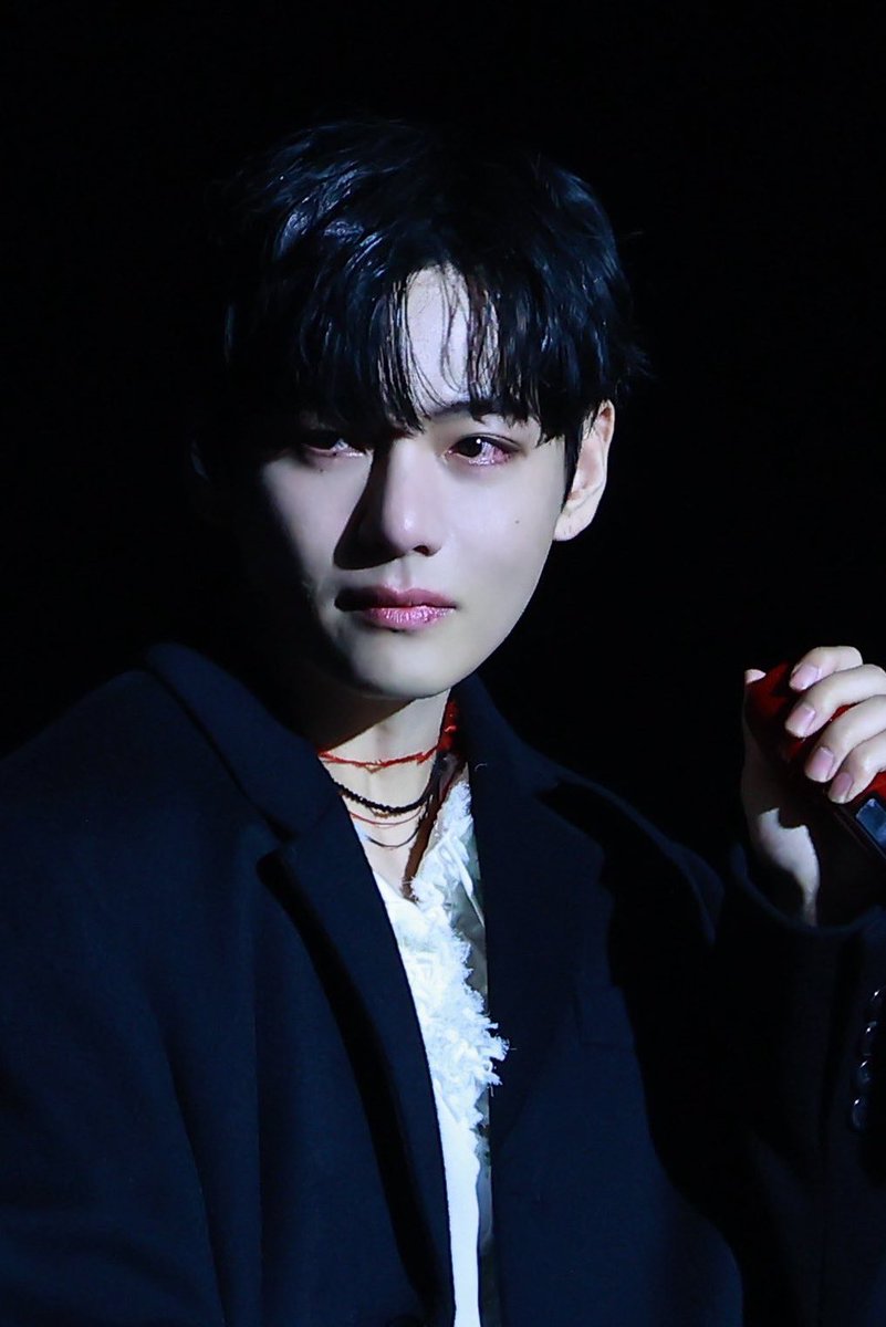 Look how red his eyes got oh taehyungieee