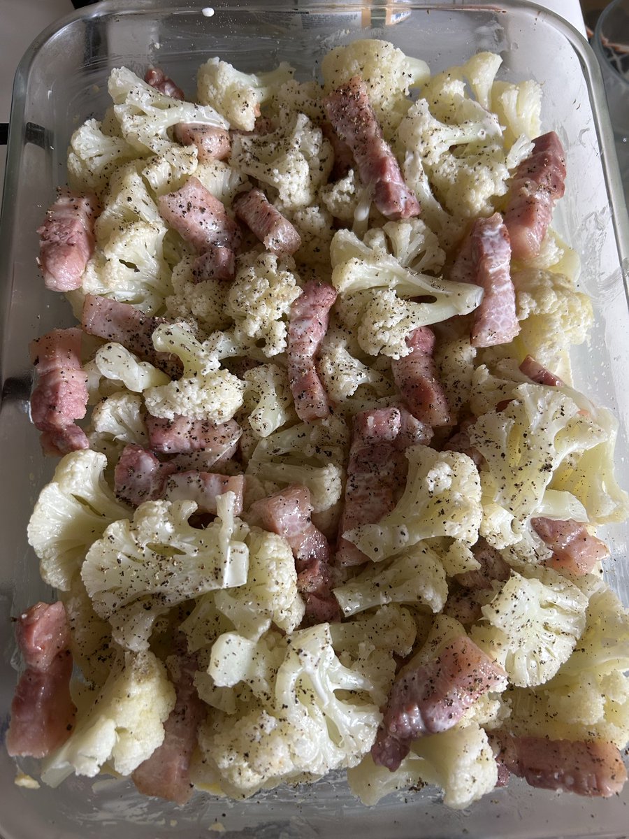Minimal_Compact's tweet image. La campagne ça vous gagne !!!
Choux fleur, lardons, crème et Reblochon 😁