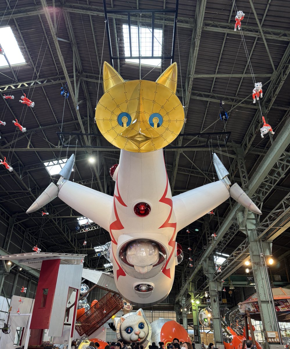 ヤノベケンジさんのネコたちを見に北加賀屋。 作者蔵って、ほんま男前