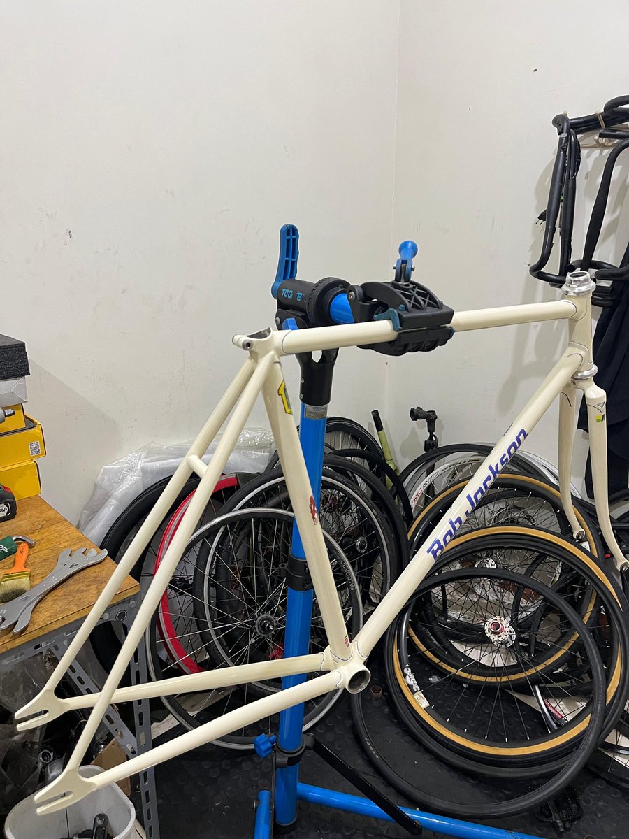 gabaubawang's tweet image. WTS Frameset Bob Jackson Vigorelli Size 53, include headset campagnolo dan seatpin sugino, c to t 52.5 square

8jt
#fnfjb