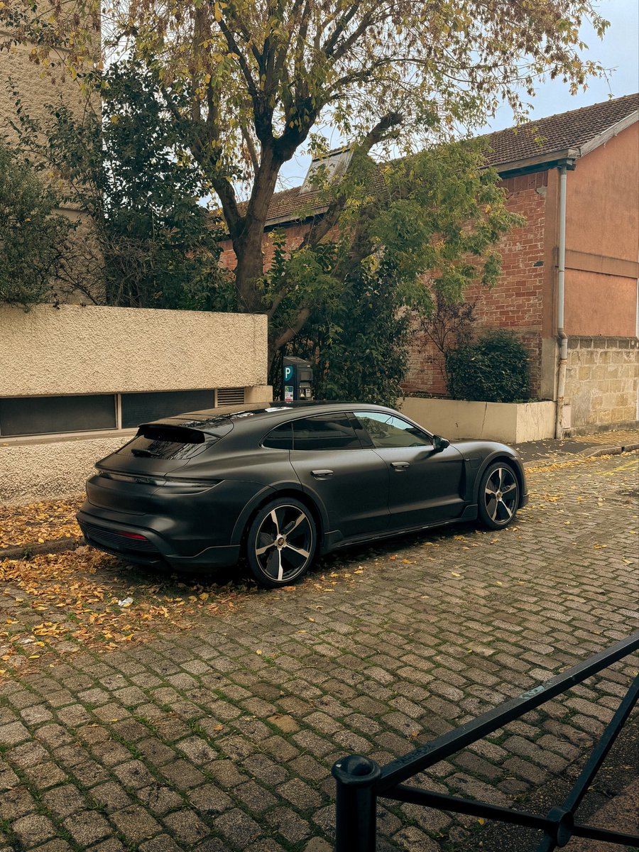 Powlisher tweet media