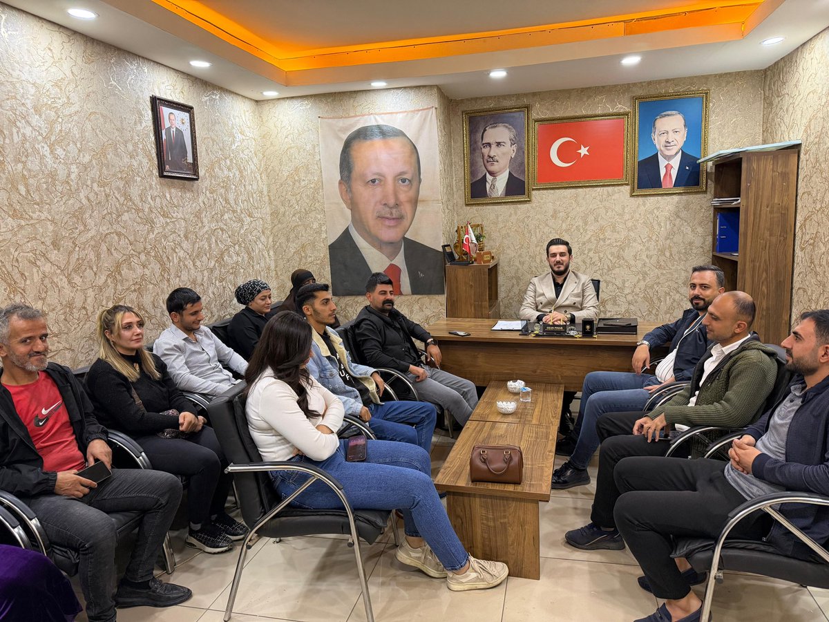 BismilAkgenclik's tweet photo. 📍 AK Parti Bismil İlçe Gençlik Kolları Başkanlığı

Enerjimiz yüksek, inancımız tam! 💪
Bugün de AK Gençliğin ruhuna yakışır şekilde, kardeşlik ve dayanışma içinde haftalık toplantımızı tamamladık. 🌿

Birlikteyiz, güçlüyoruz, çünkü biz AK Gençliğiz! 🇹🇷✨

@avyusufibis 
@osmannazlier 
@recepfurkanksp 
@omer_iler 
@GalipEnsarioglu 
@Kepoluasuna 
@mehmetsaityaz 
@ozanpinar21