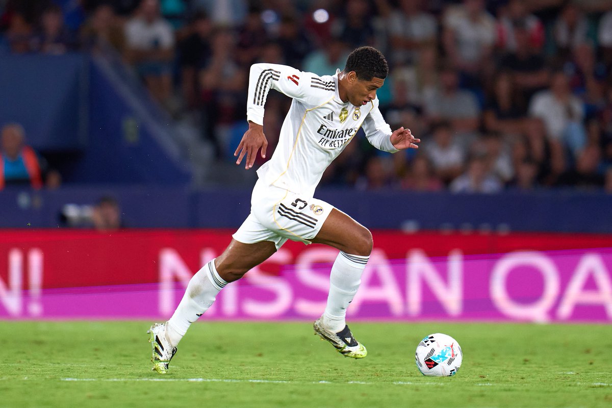 🆕 Real Madrid – Valence : la tête à Anfield, les pieds au Bernabéu

« PREVIA - Porté par sa victoire dans le Clasico, le club madrilène veut entretenir sa dynamique et rester concentré avant le grand rendez-vous européen. »

✍️ <a href="/Walidtsb/">Walid Tsb</a>