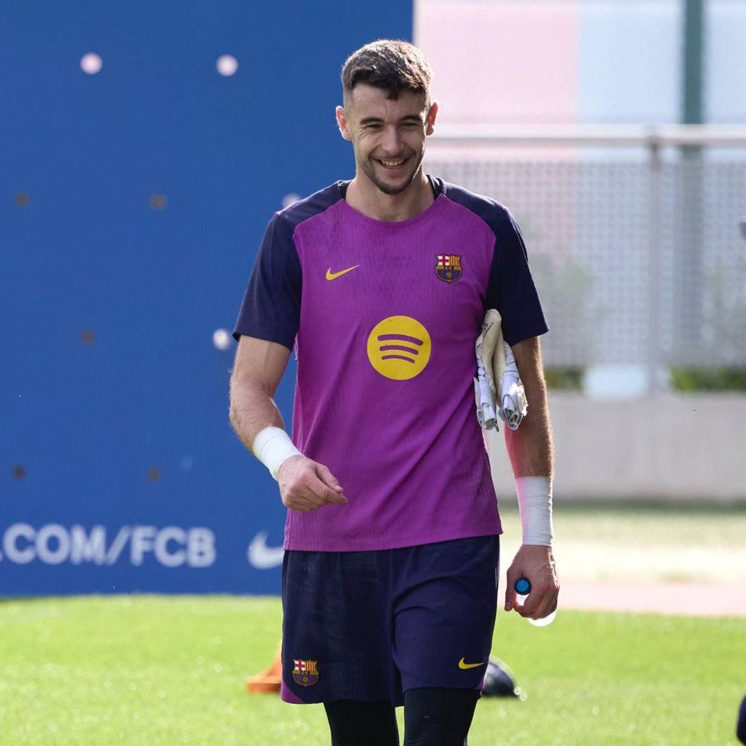BarcaTimes's tweet photo. Joan Garcia in training TODAY. He's in the final stretch of his recovery. #fcblive 🔥 https://t.co/uxRtZ6NavA